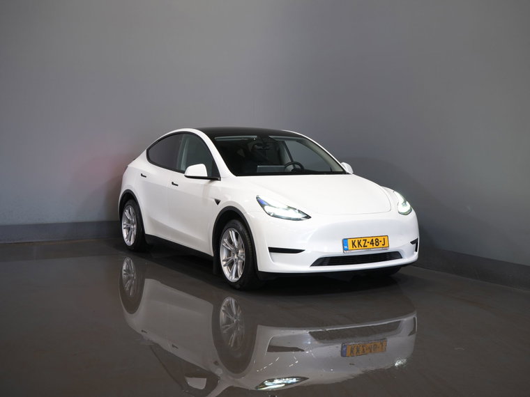 Tesla Model Y foto 1