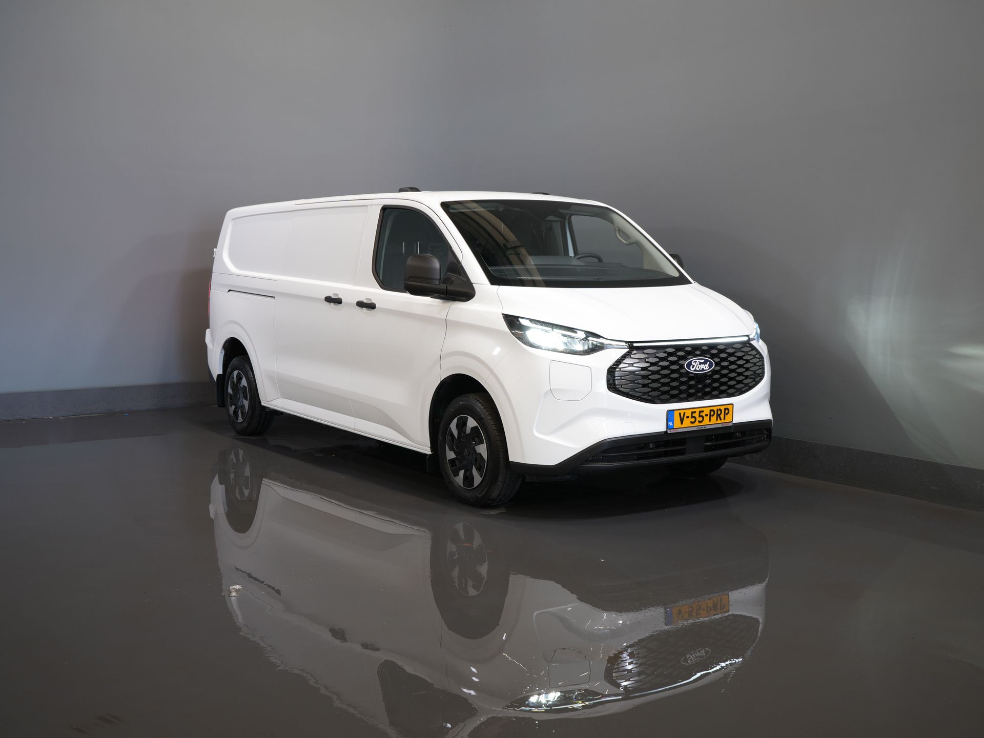 Foto van Ford E-Transit Custom