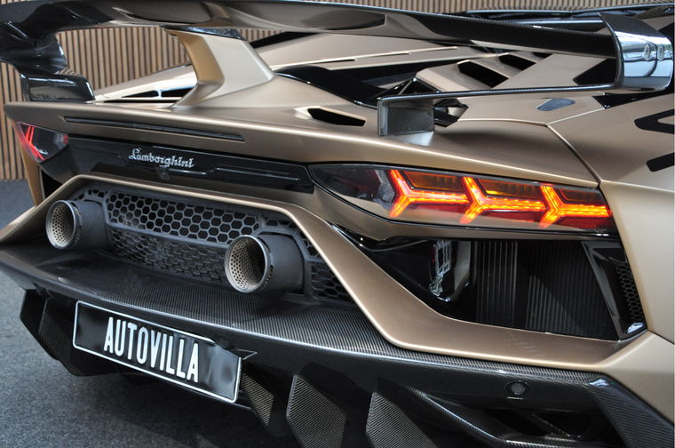 Lamborghini Aventador