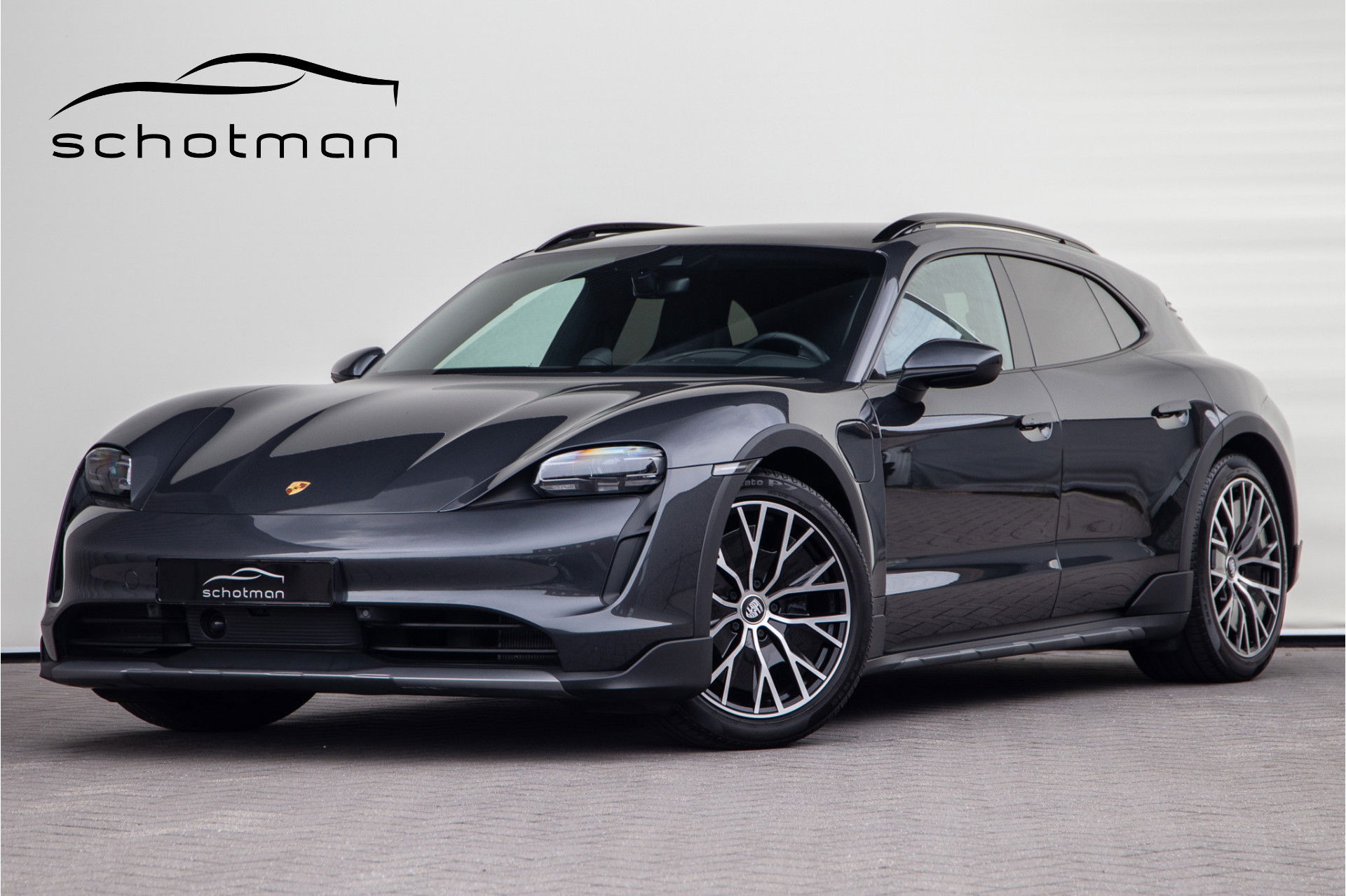 Foto van Porsche Taycan Cross Turismo