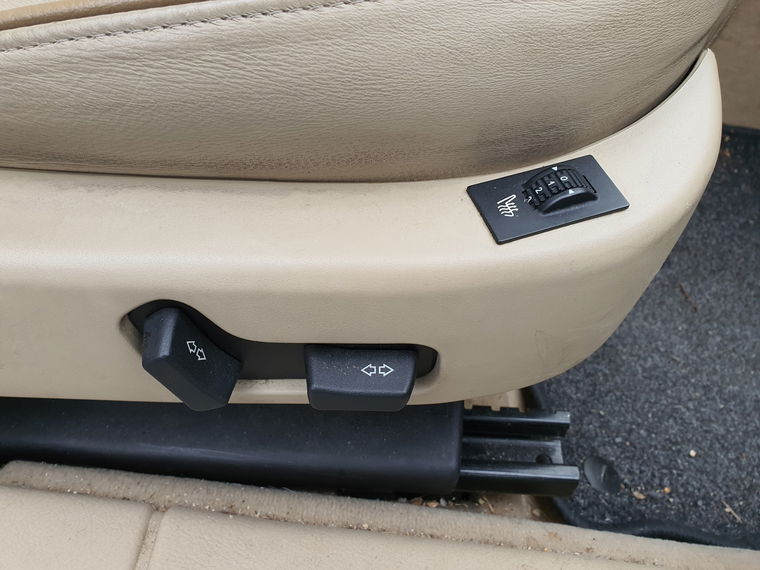 Peugeot 607