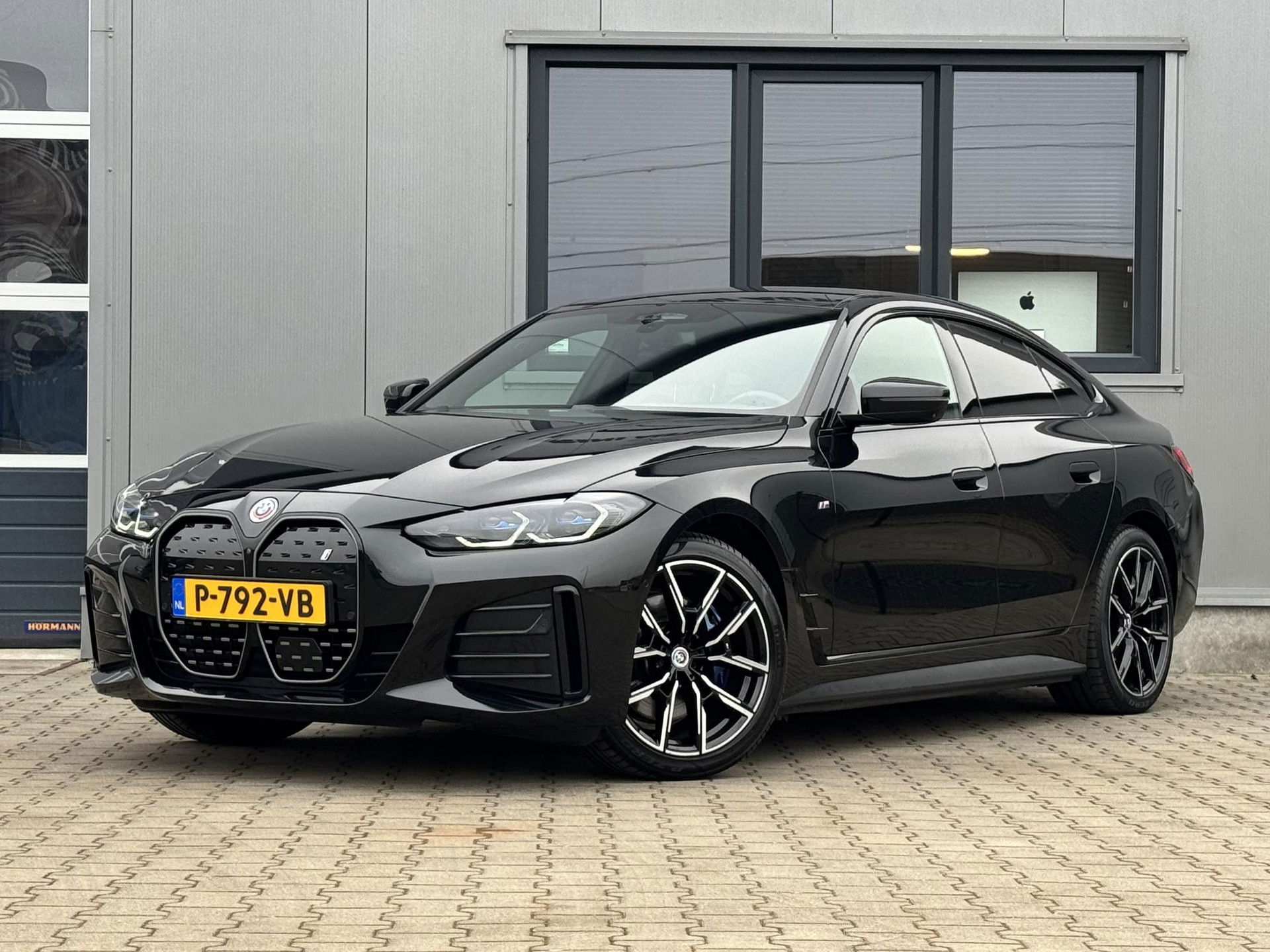 Foto van BMW i4