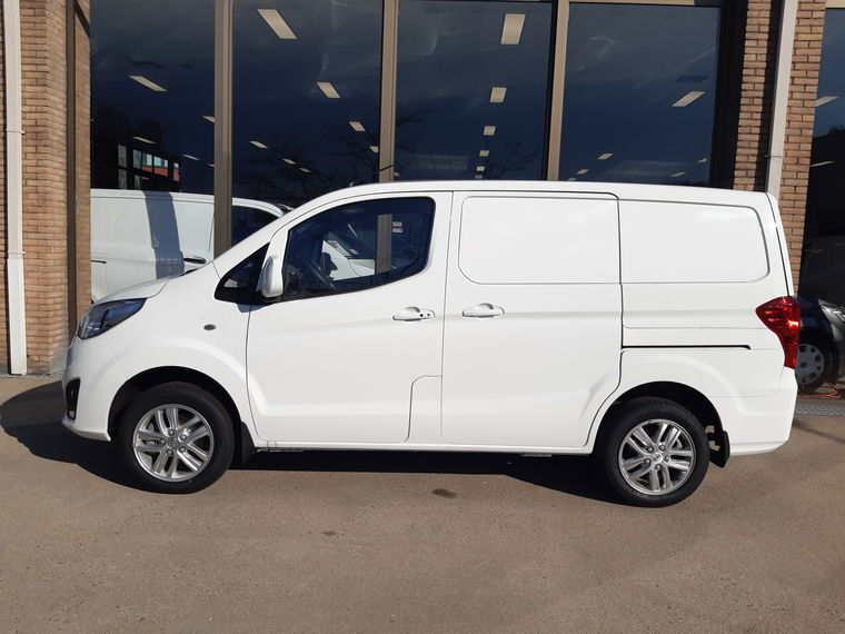 Nissan E-NV200