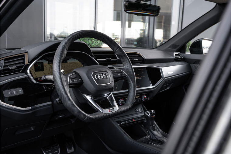 Audi RSQ3