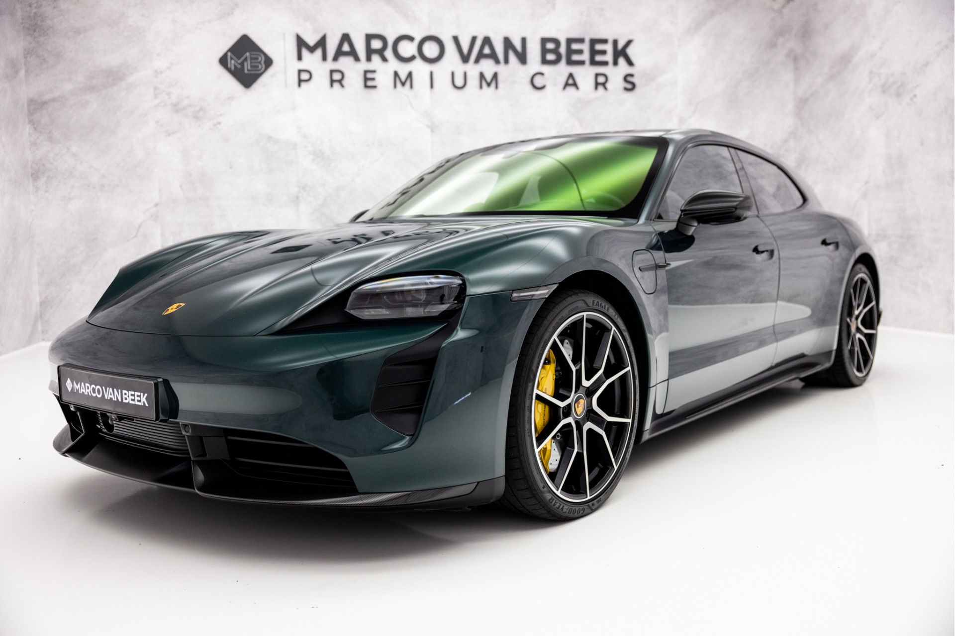 Foto van Porsche Taycan Sport Turismo