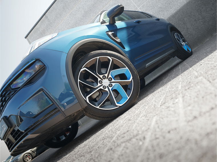 Lynk & Co 01
