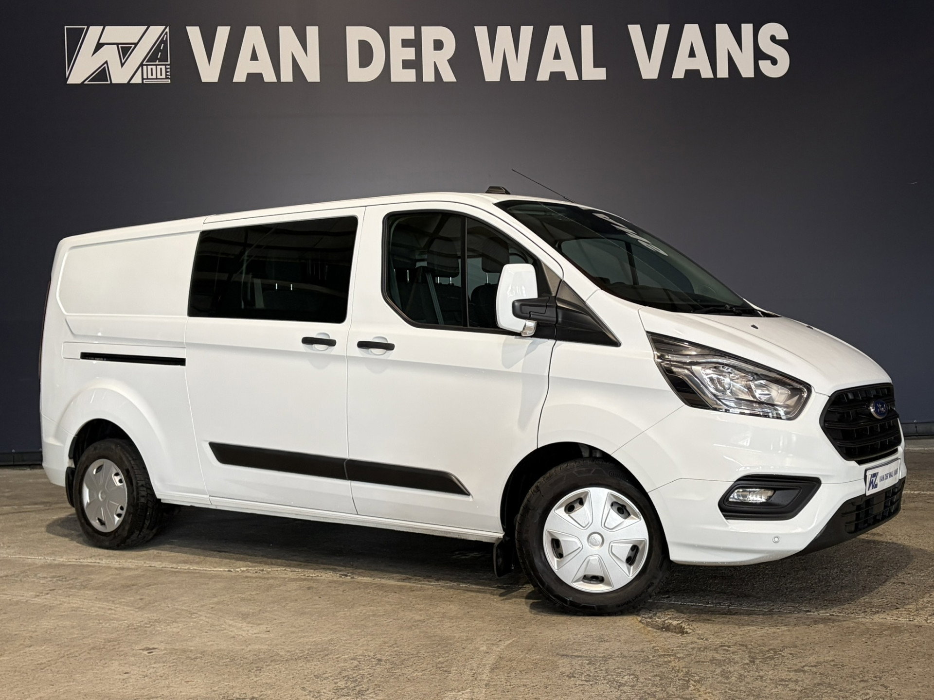 Ford Transit Custom 2.0 TDCI 131pk Automaat L2H1 Dubbele Cabine Euro6 Airco | 6-Zits | Camera | Navigatie | LED | Apple Carplay