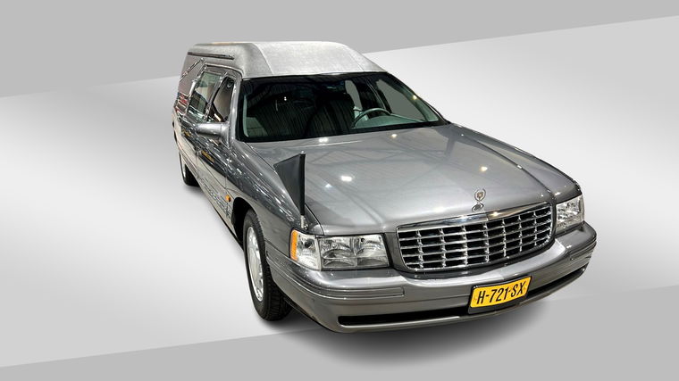 Cadillac Rouwauto || Begrafenisauto || Lijkwagen 4.6 Automaat. In bijzonder nette staat, perfect onderhouden, Northstar V8 motor, lage