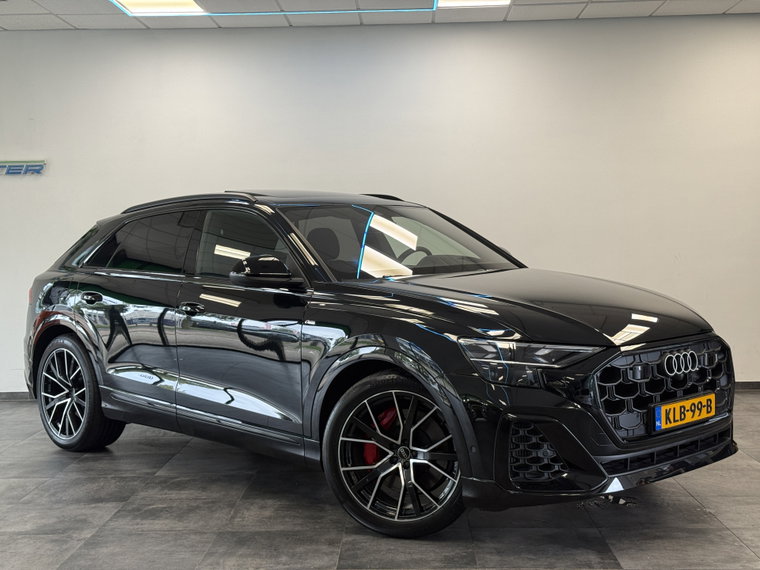 Audi Q8 foto 1