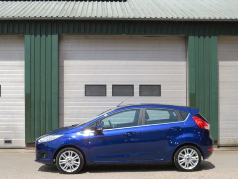 Ford Fiesta foto 1