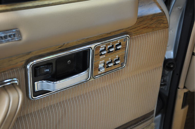 Jeep Wagoneer