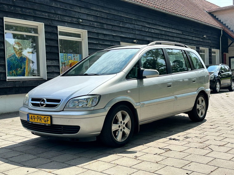 Opel Zafira foto 1