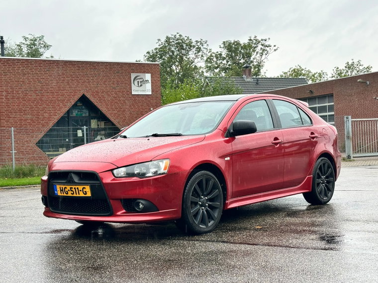 Mitsubishi Lancer foto 1