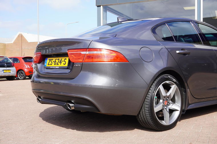 Jaguar XE
