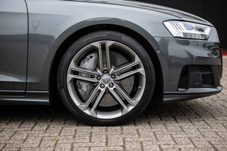 Audi S8