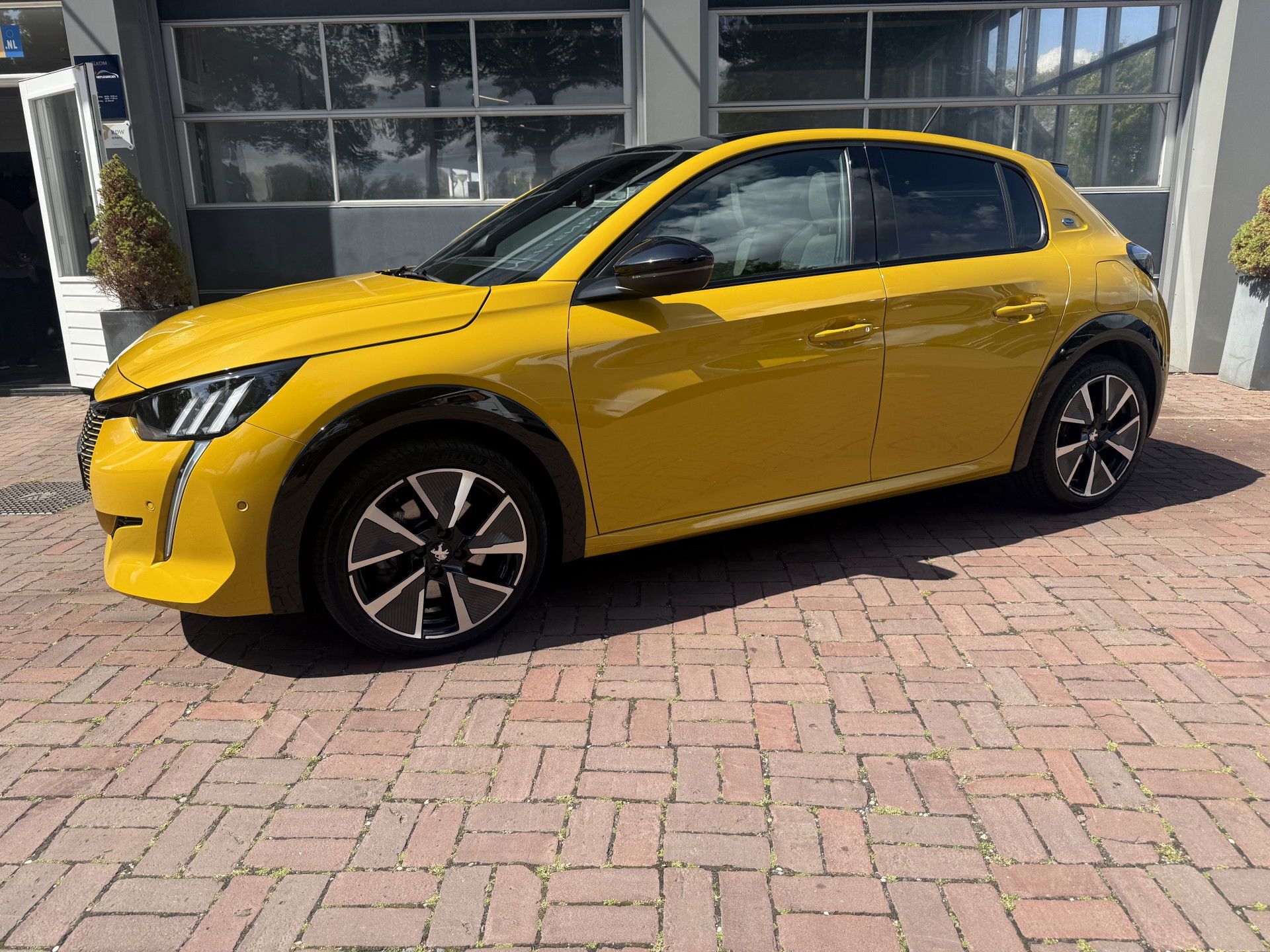 Foto van Peugeot e-208