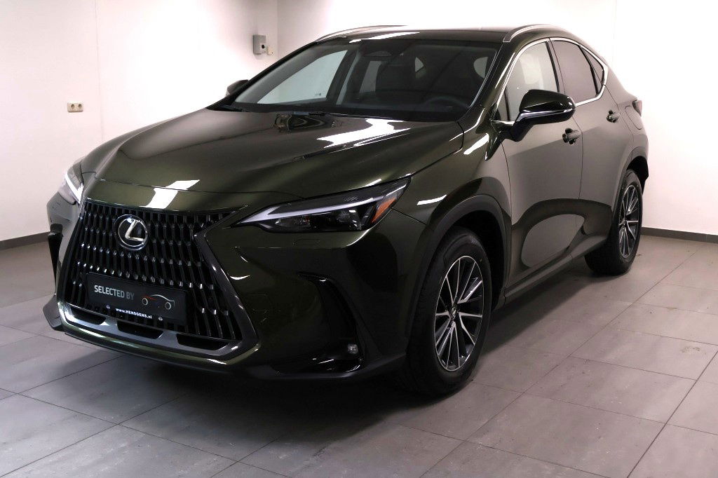 Foto van Lexus NX