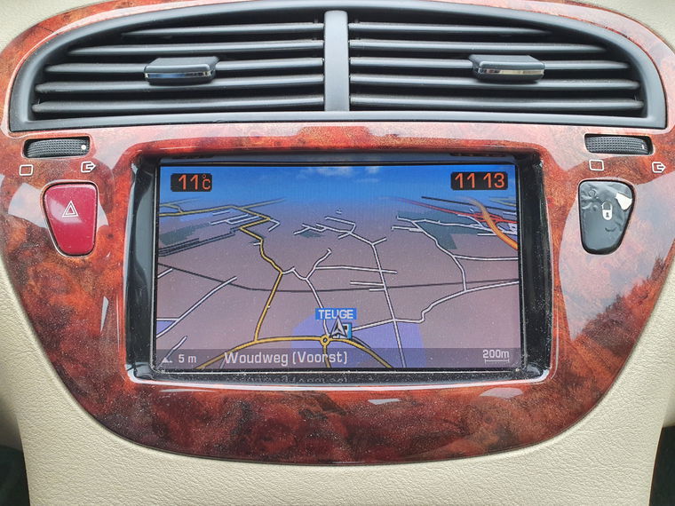 Peugeot 607