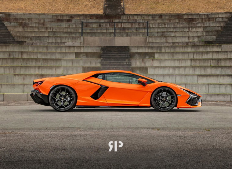 Lamborghini Revuelto