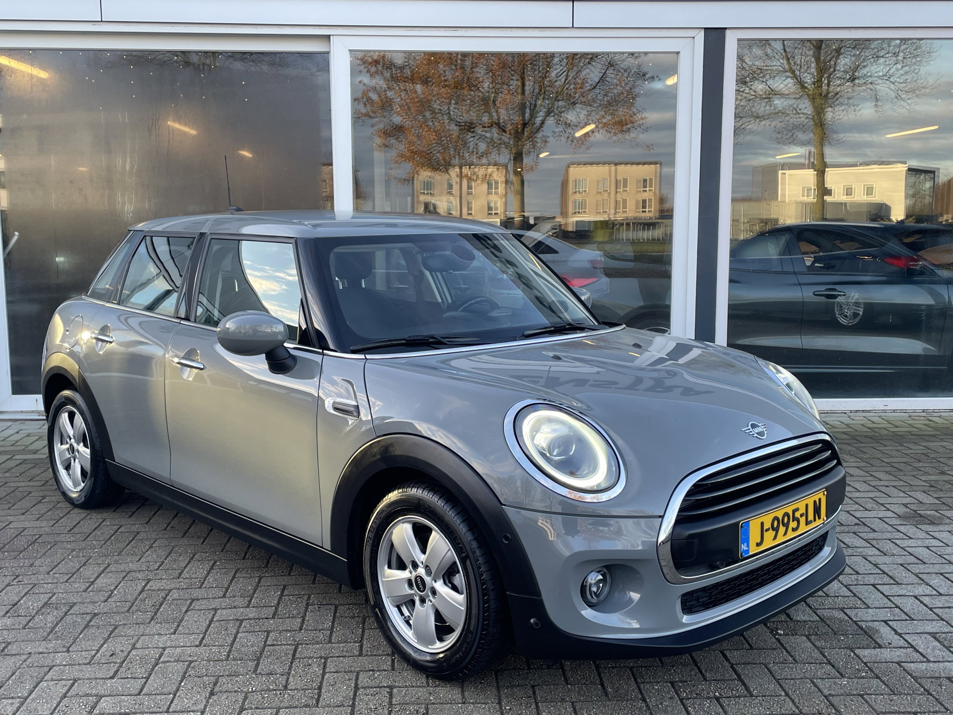 Foto van MINI One