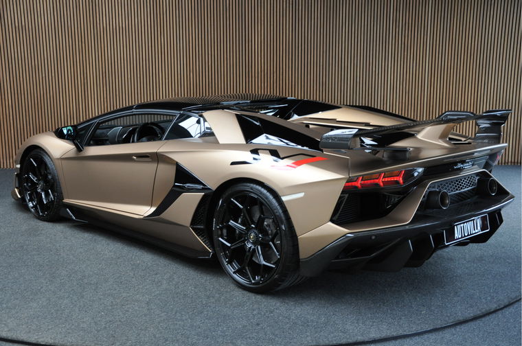 Lamborghini Aventador