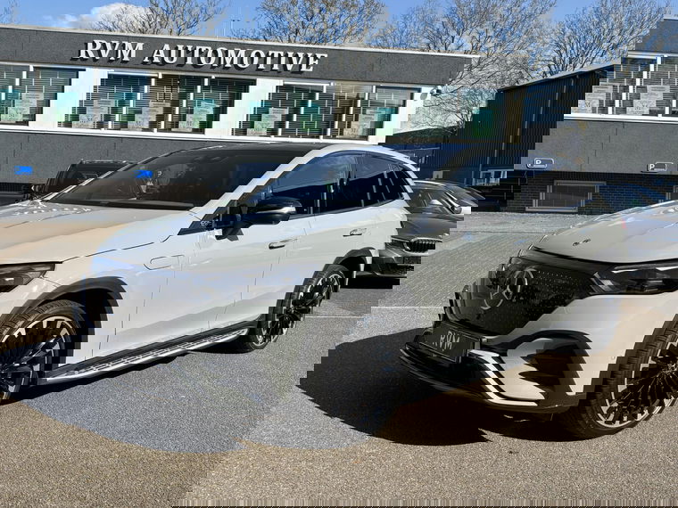 Foto van Mercedes-Benz EQE SUV
