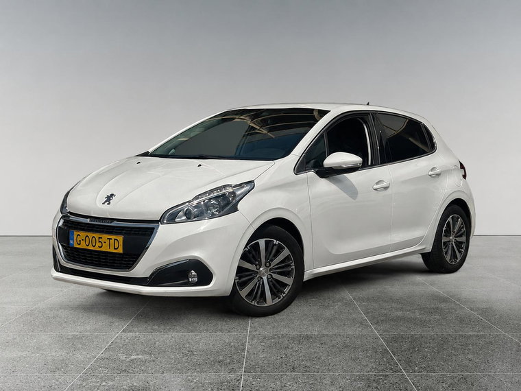 Peugeot 208 foto 1