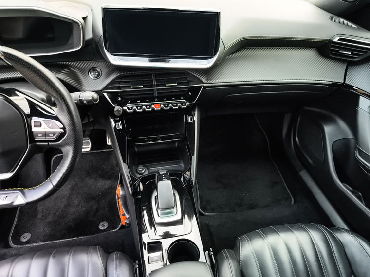 Peugeot e-2008