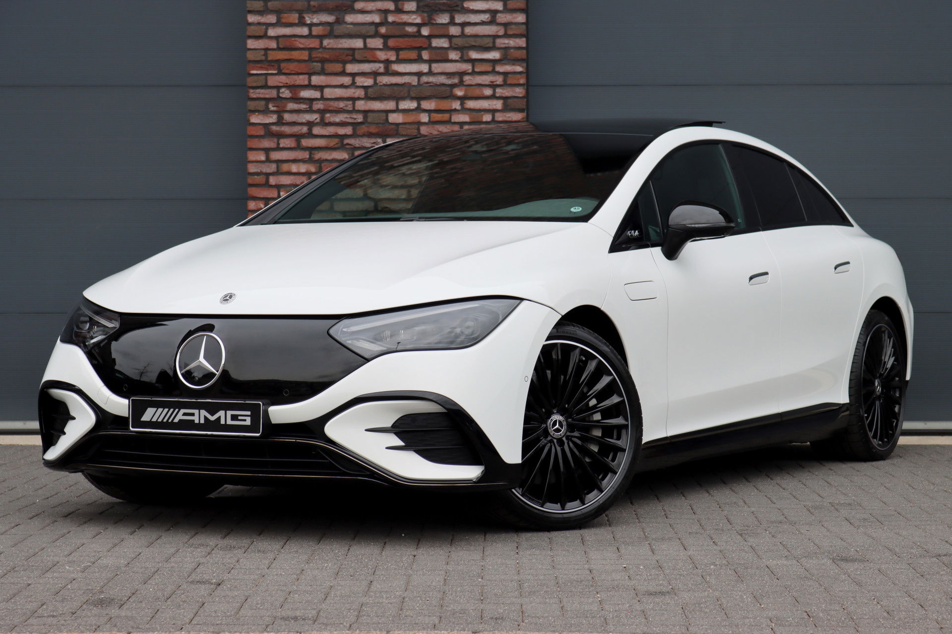 Foto van Mercedes-Benz EQE