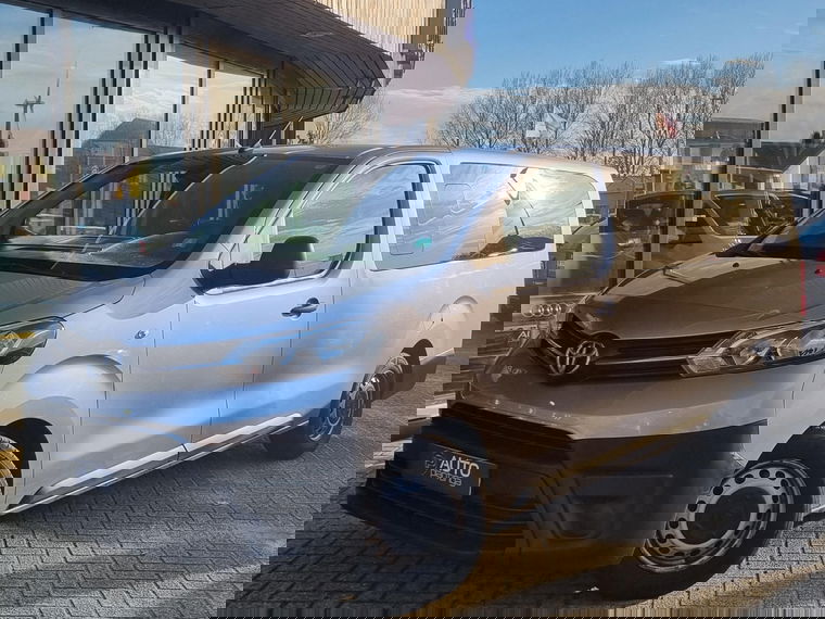 Toyota Proace Shuttle