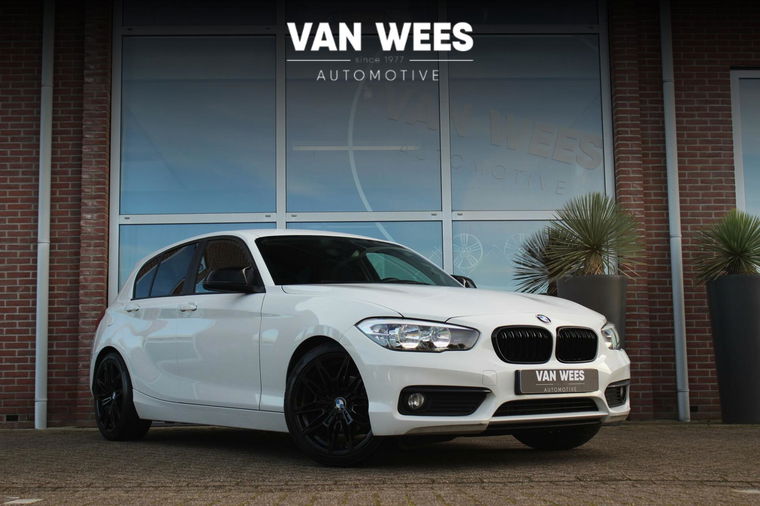 BMW 1-serie 116i F20 Essential Facelift 5-deurs | NL auto | Sportstuur | PDC | Navi | Cruise-control | NAP | Alpinweiss |