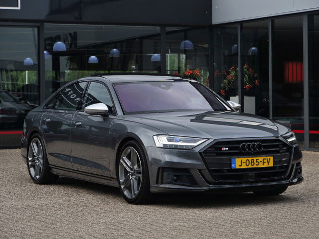 Audi S8
