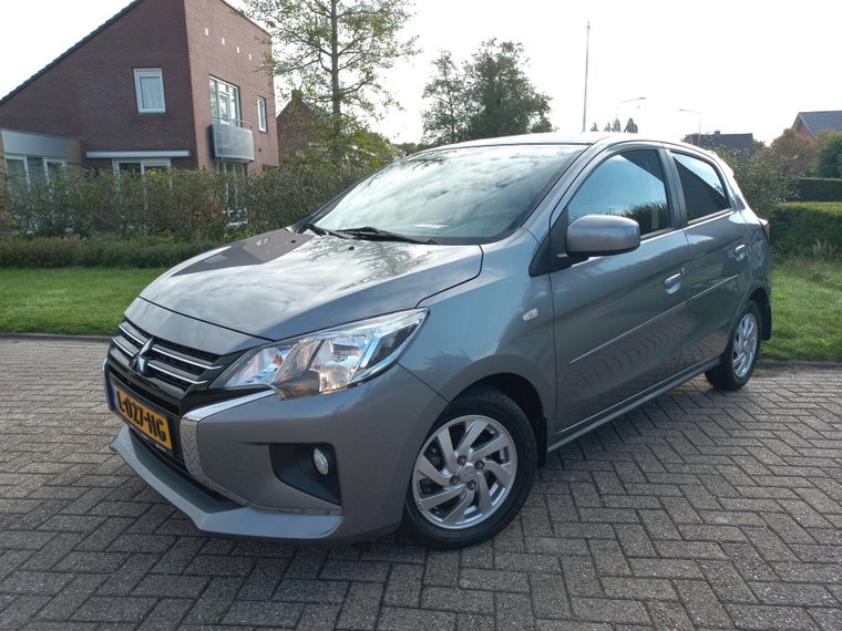 Mitsubishi Space Star foto 1