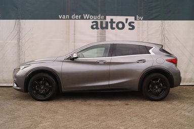 Infiniti Q30