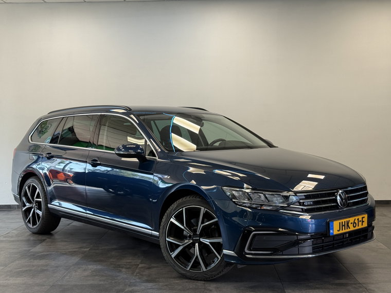 Volkswagen Passat foto 1