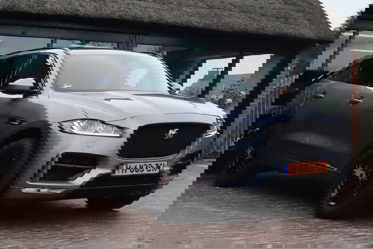 Jaguar F-Pace