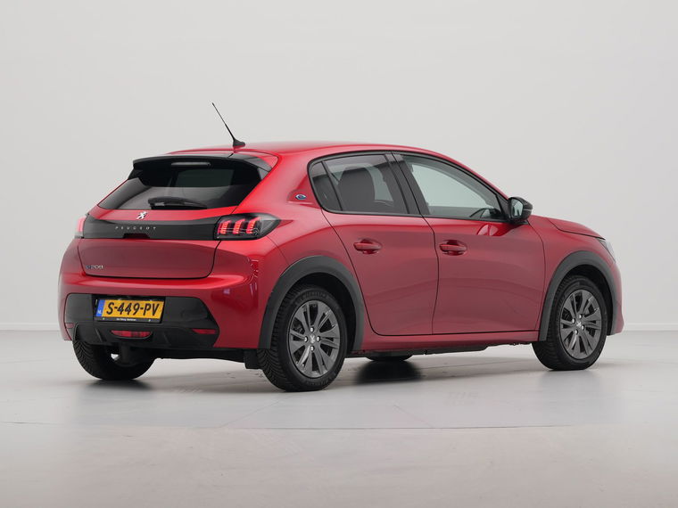 Peugeot e-208