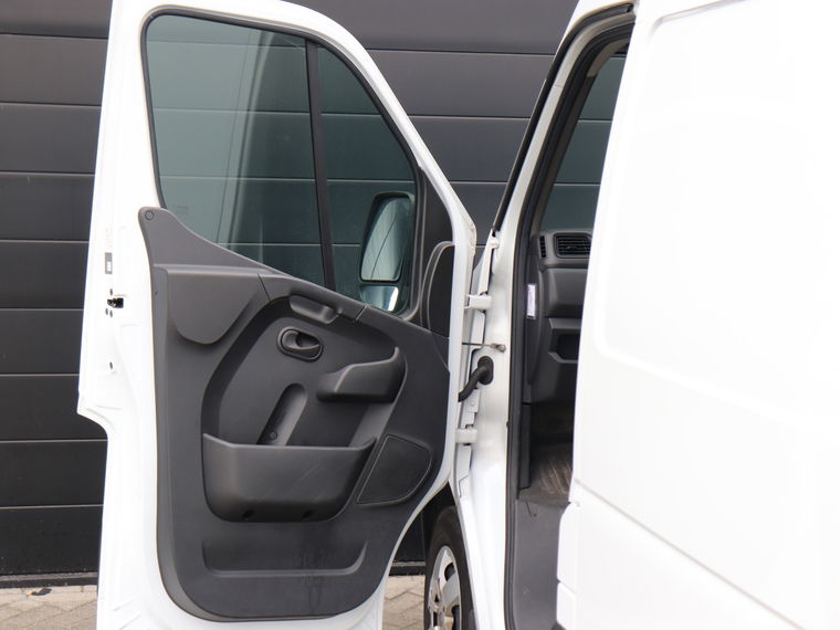 Nissan Interstar