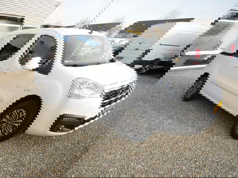 Foto van Peugeot Partner