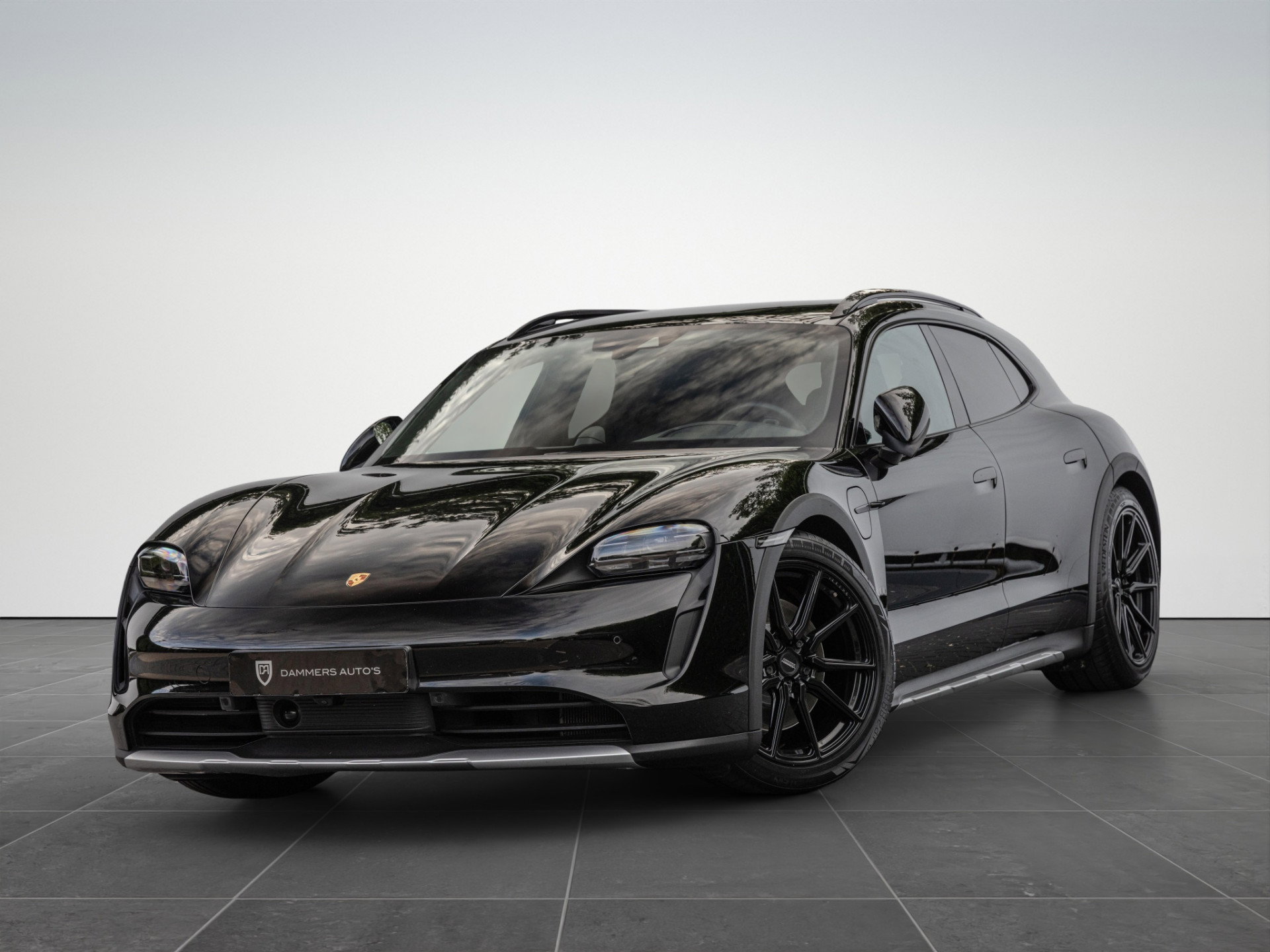 Foto van Porsche Taycan Cross Turismo