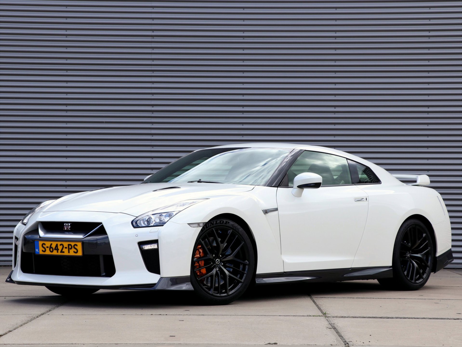 Foto van Nissan GT-R