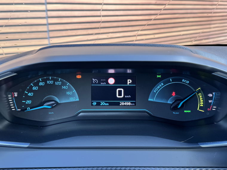 Peugeot e-208