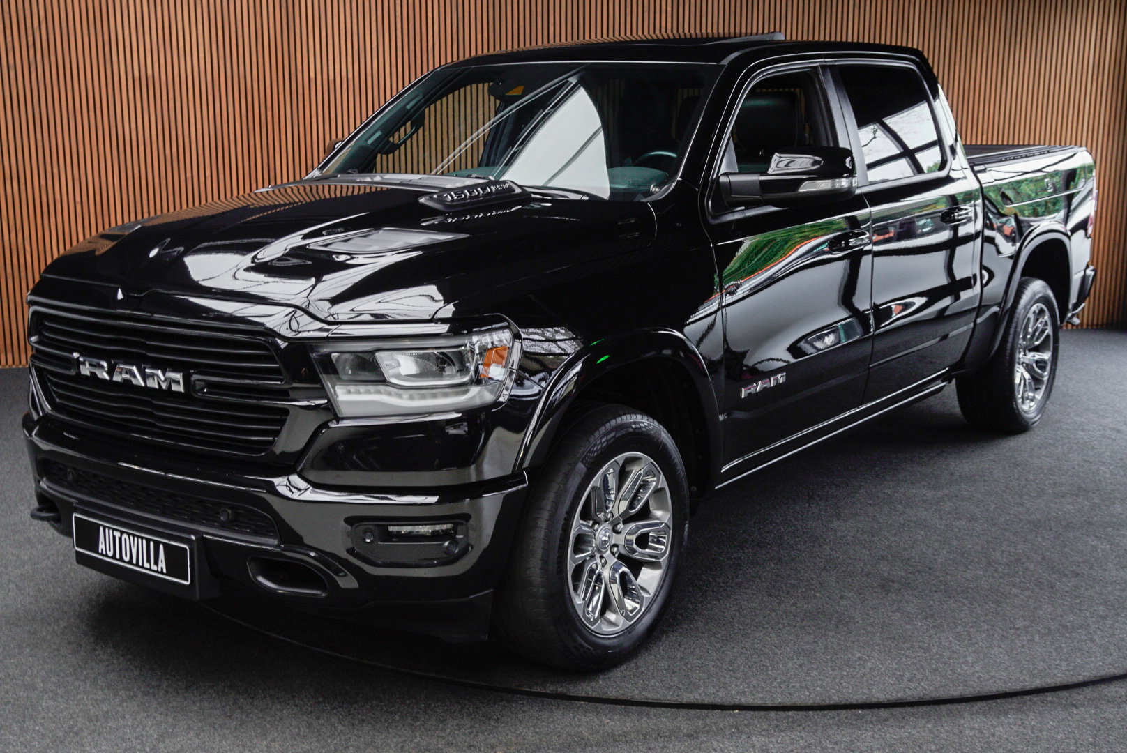 Dodge Ram 1500 5.7 V8 4x4 Crew Cab Laramie Panodak Harman K.