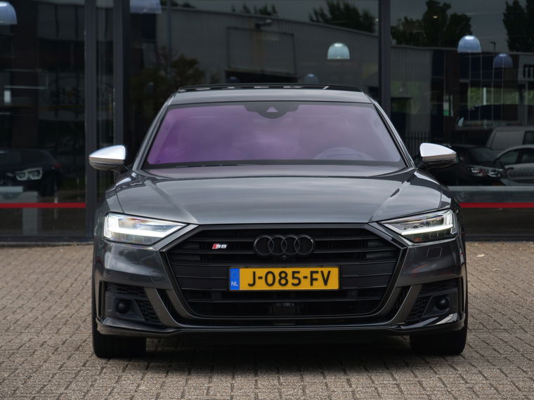 Audi S8