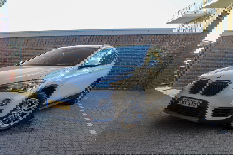 Foto van BMW X1