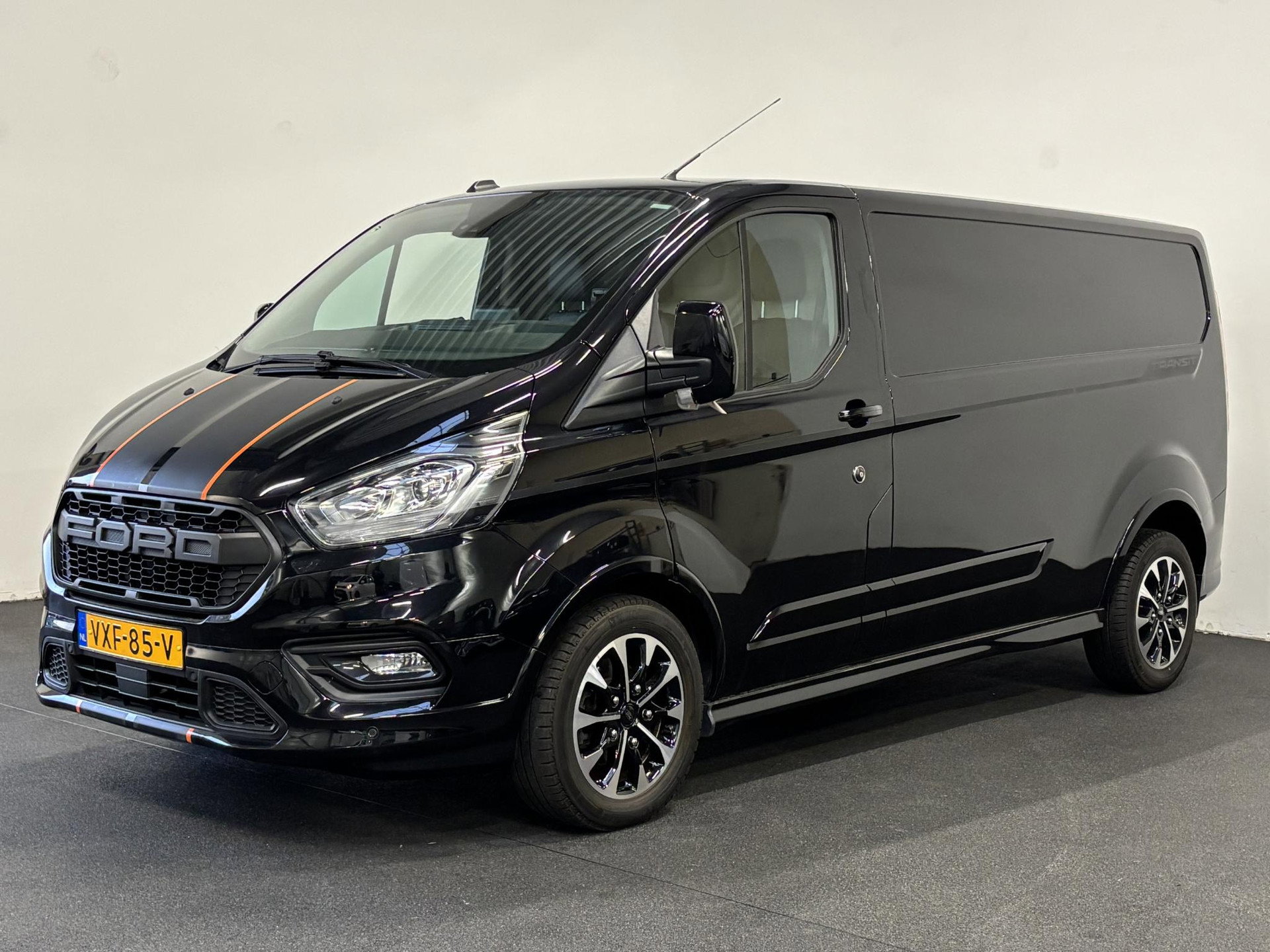 Transit Custom Raptor Paint Ford Transit Custom 170pk Automaat L2H1 Raptor leasen - Regeljelease.nl