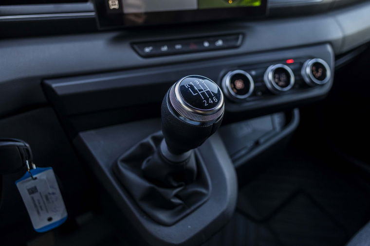 Nissan Interstar