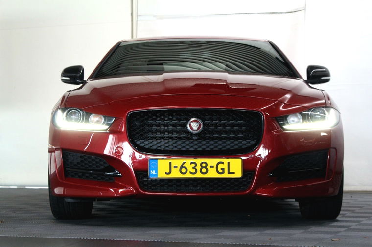 Jaguar XE