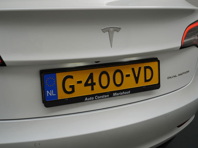 Tesla Model 3 Gerserveerd