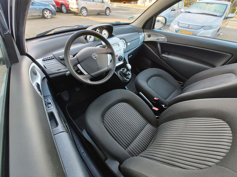 Lancia Ypsilon